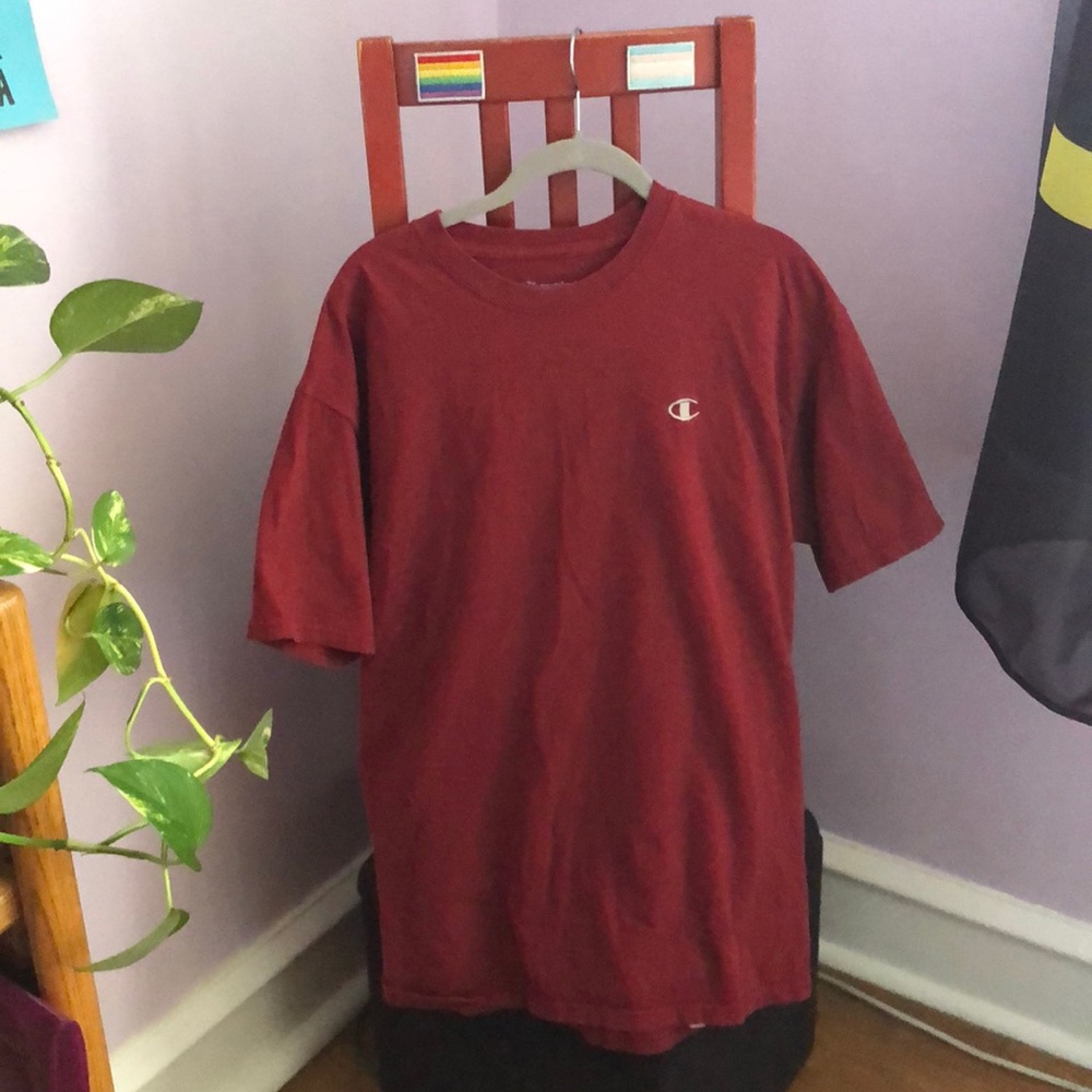 💚3/$13 Champion red tee